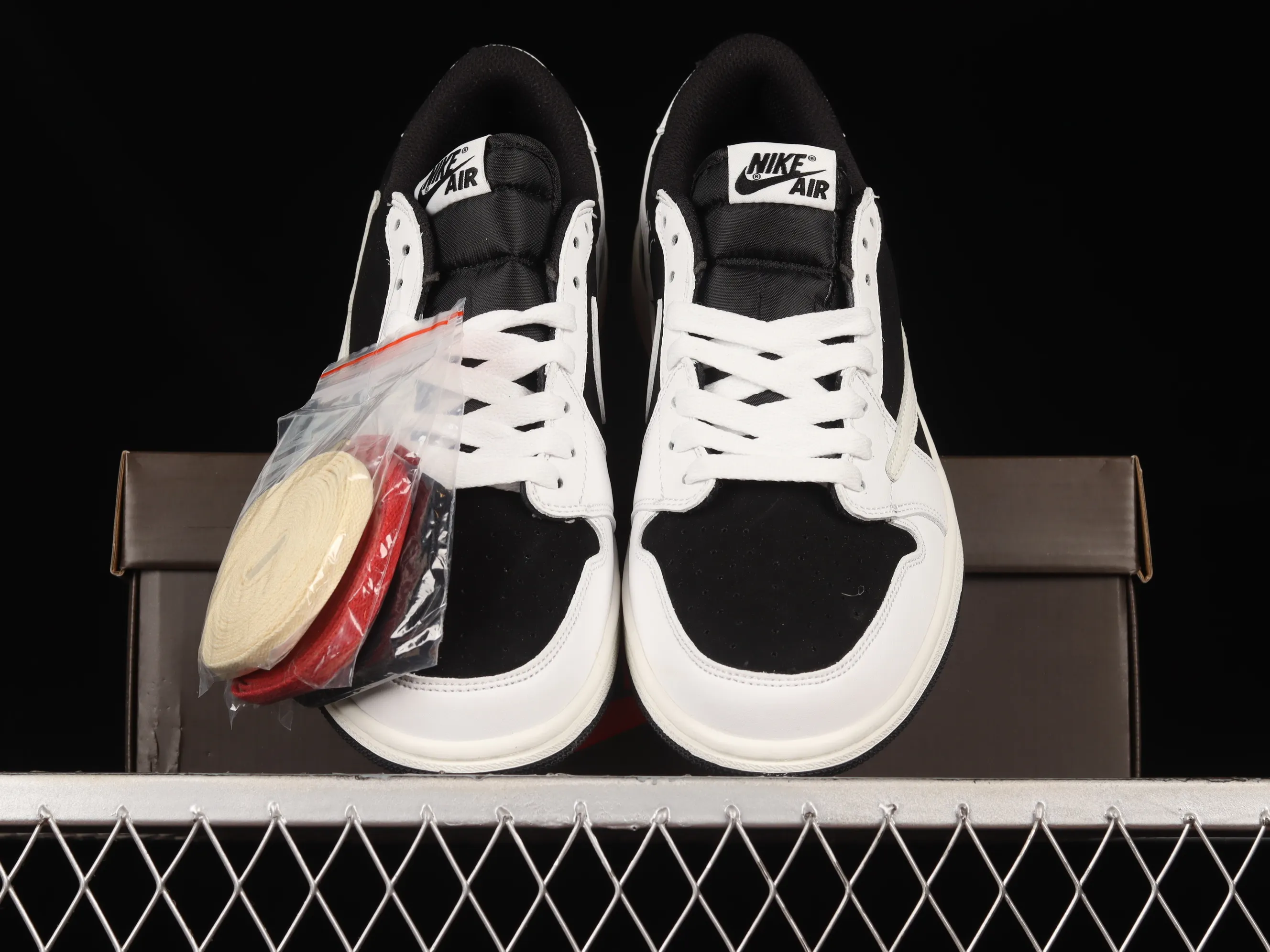 All Categories Air Jordan Jordan Series Basketball Shoes Air Jordan 1 Low Travis Scott x Jordan 1 Low AJ 1 OG Barb Anti-Hook Ghostface Low CQ4277-311